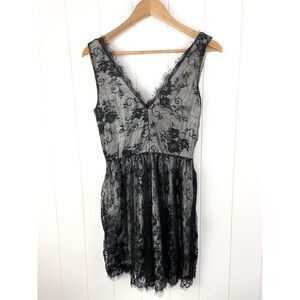 Francesca’s dee elly Silver foil & Black Lace Plunge/V-Neck Midi Dress S